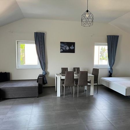 Apartman Byt 75M2 Klid Priroda Pro Rodinu Praga Zewnętrze zdjęcie