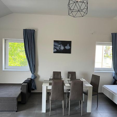 Apartman Byt 75M2 Klid Priroda Pro Rodinu Praga Zewnętrze zdjęcie