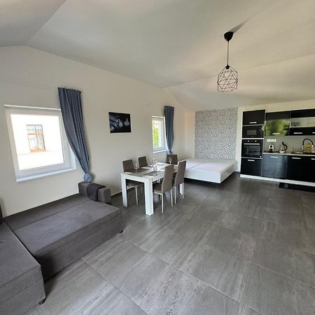 Apartman Byt 75M2 Klid Priroda Pro Rodinu Praga Zewnętrze zdjęcie