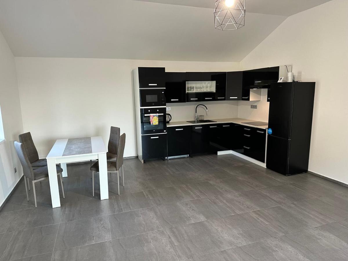 Apartman Byt 75M2 Klid Priroda Pro Rodinu Praga Zewnętrze zdjęcie
