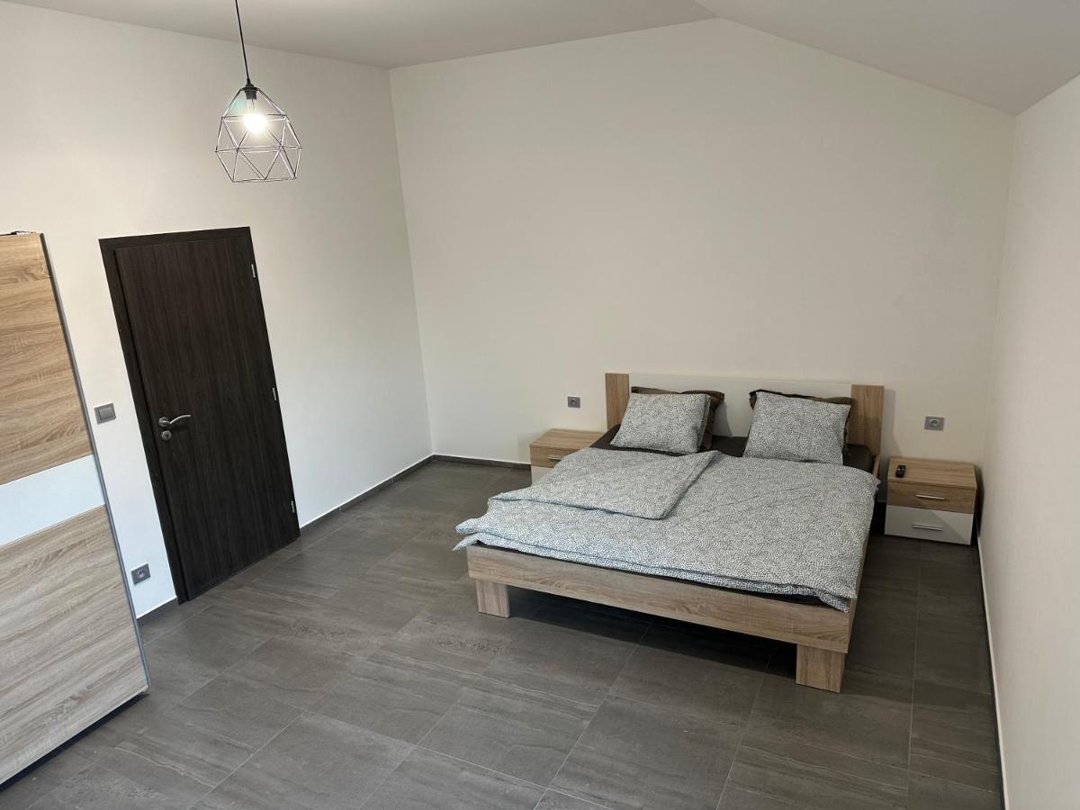 Apartman Byt 75M2 Klid Priroda Pro Rodinu Praga Zewnętrze zdjęcie