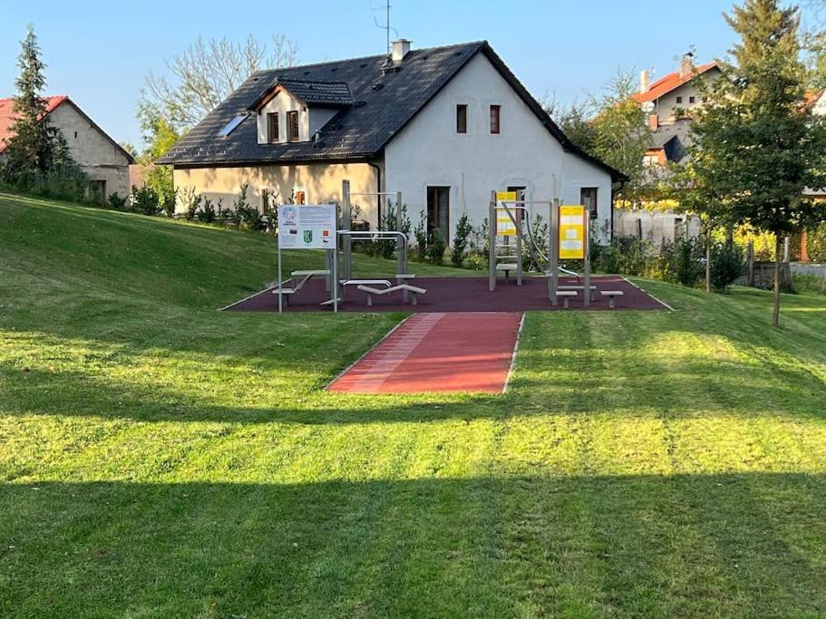 Apartman Byt 75M2 Klid Priroda Pro Rodinu Praga Zewnętrze zdjęcie